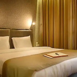 https://athlos.hotelschalkidiki.net